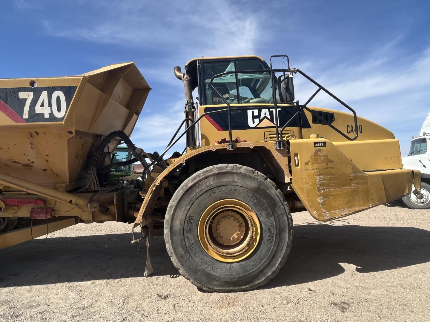 DOMPE ARTICULADO CATERPILLAR 740